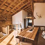 Дом отдыха Maja - Altholzchalet In Der Eifel Mit Whirlpool Und Sauna