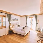 Maja - Altholzchalet In Der Eifel Mit Whirlpool Und Sauna Дом отдыха