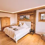 Дом отдыха Maja - Altholzchalet In Der Eifel Mit Whirlpool Und Sauna Seiwerath