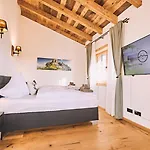 Maja - Altholzchalet In Der Eifel Mit Whirlpool Und Sauna *