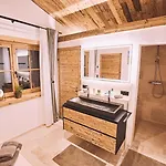 Maja - Altholzchalet In Der Eifel Mit Whirlpool Und Sauna Seiwerath
