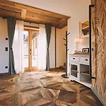 Maja - Altholzchalet In Der Eifel Mit Whirlpool Und Sauna Дом отдыха