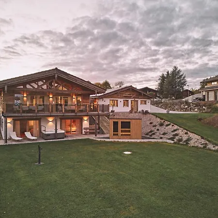 Maja - Altholzchalet In Der Eifel Mit Whirlpool Und Sauna Дом отдыха *