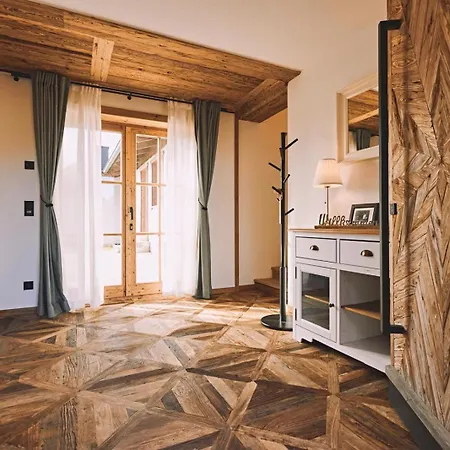 Maja - Altholzchalet In Der Eifel Mit Whirlpool Und Sauna Дом отдыха